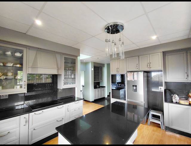 7 BEDROOM HOUSE FOR SALE IN STERPARK